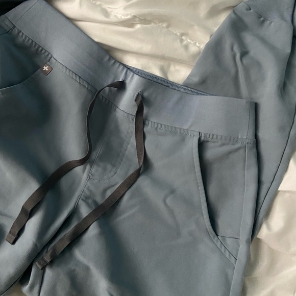 *SOLD* Figs Zamora Jogger Dusty Blue - Picture 1 of 3